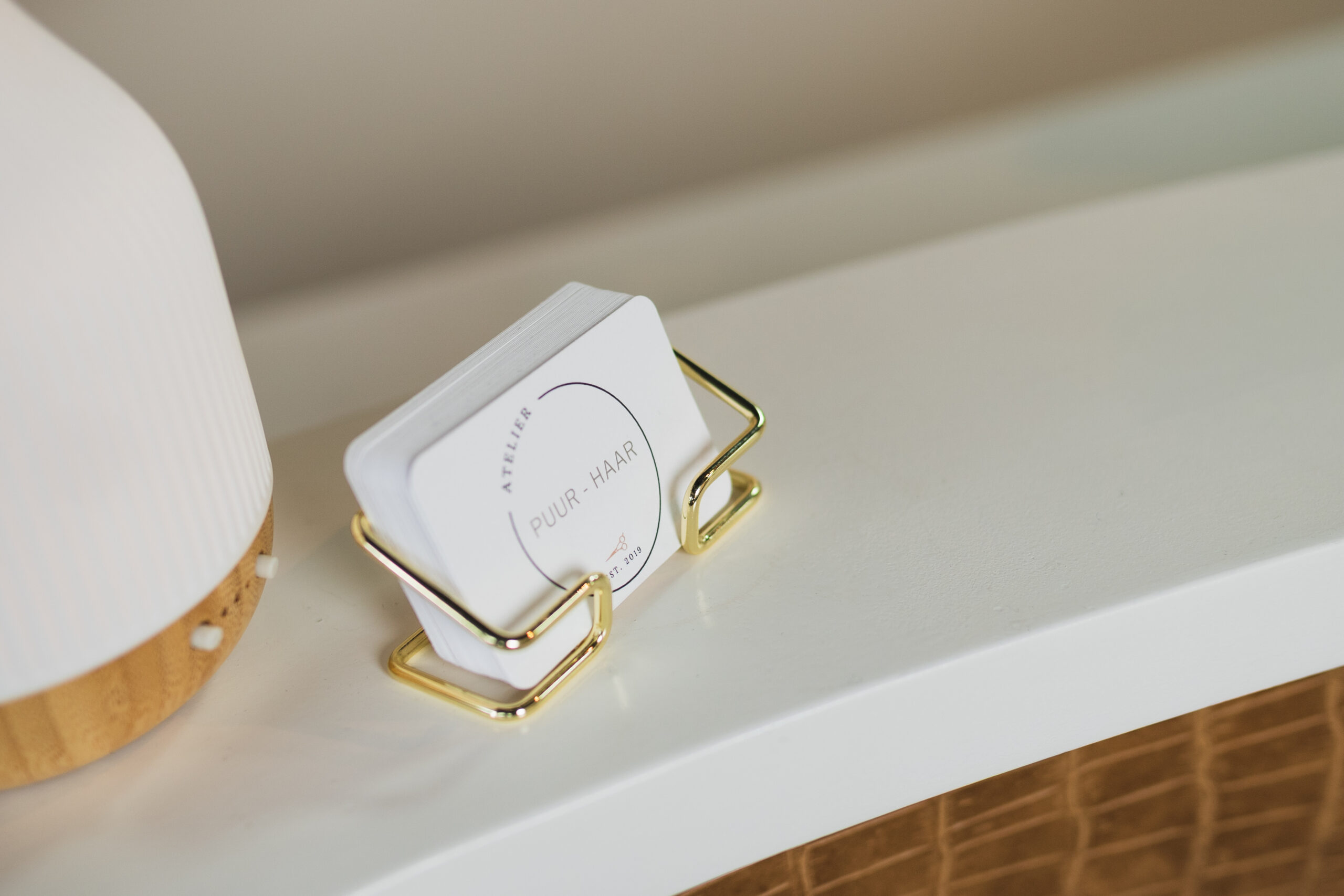 Duurzaam drukwerk voor eco-luxe kapsalon in Alkmaar Oudorp Atelier Puur-Haar branding