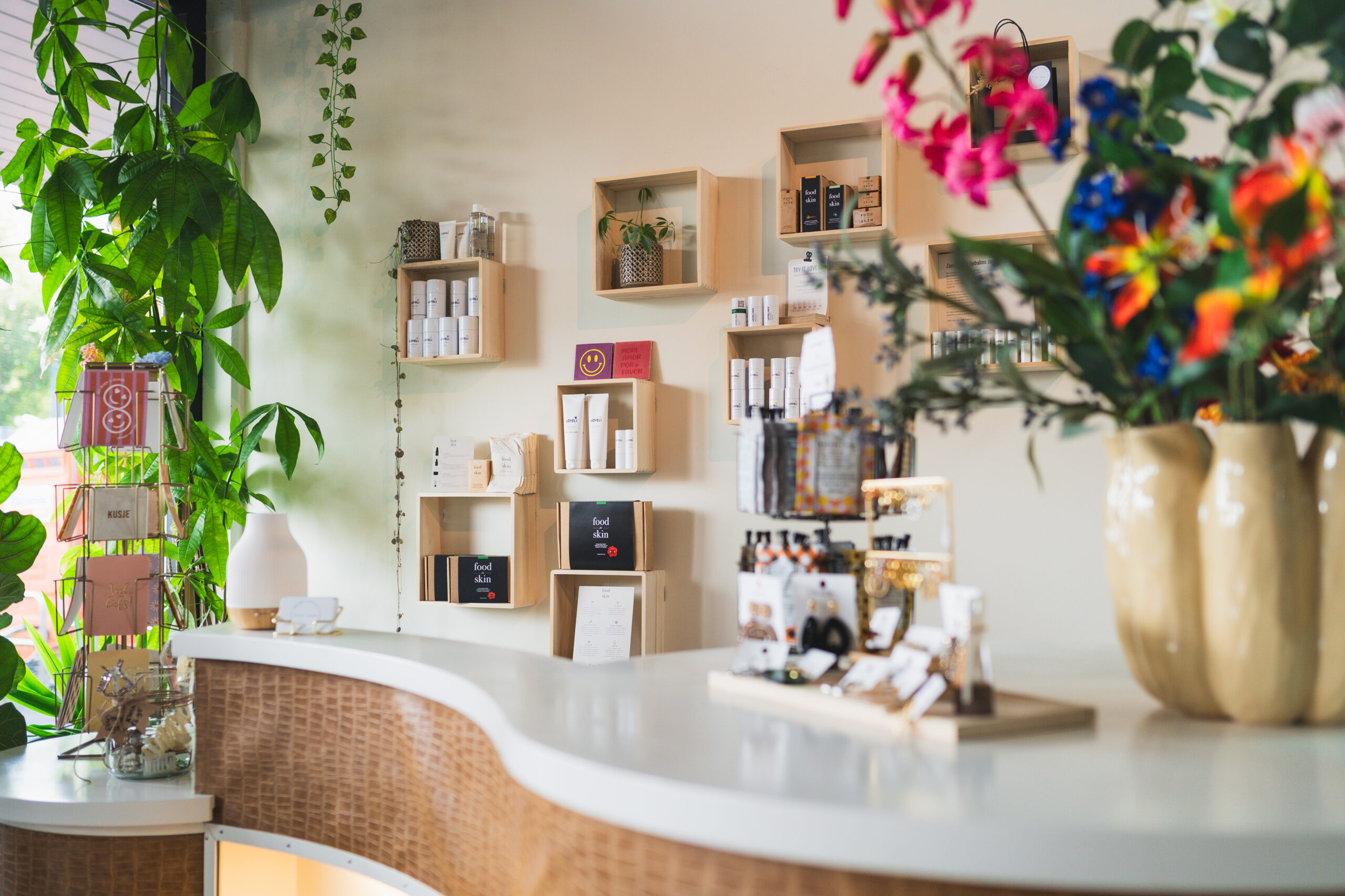 Warm welkom bij Atelier Puur-Haar Alkmaar Oudorp, natuurlijke elementen, pure luxe, eco luxe interieur